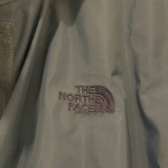 The North Face Blue Outdoor Jacket. - Picture 2 of 12